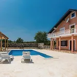 Дом отдыха Beautiful In With Wifi *
